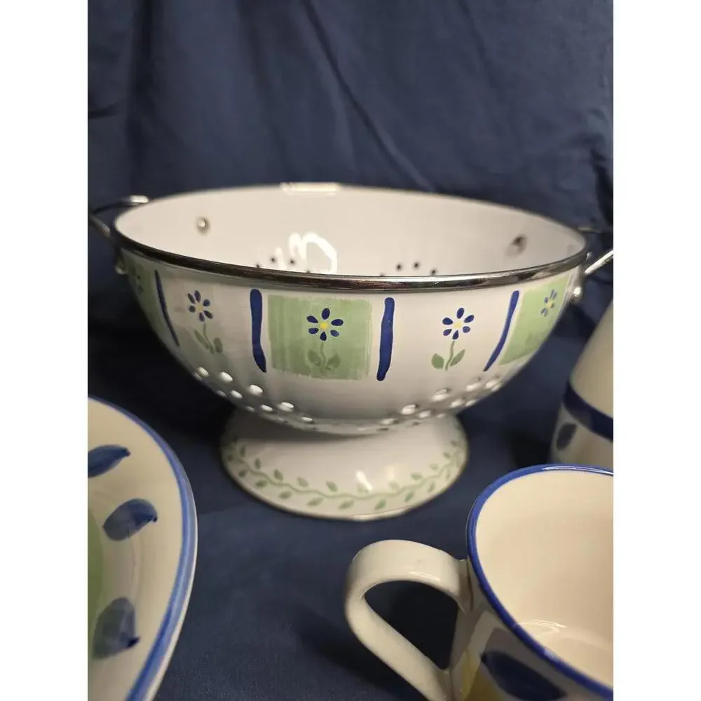 Set of 10 Williams-Sonoma Tournesol collection with Colander, Serving Bowl